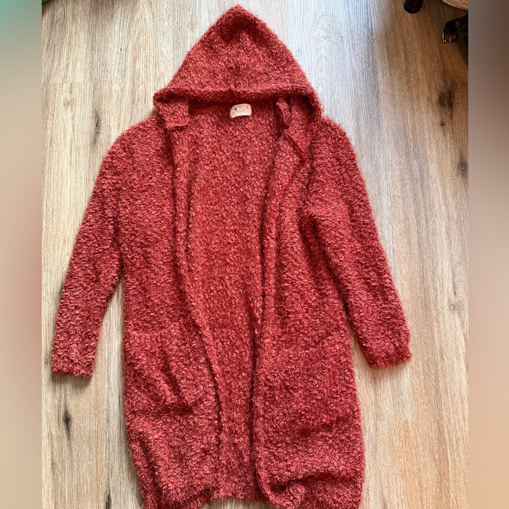 Like New Poof Sweater Size M